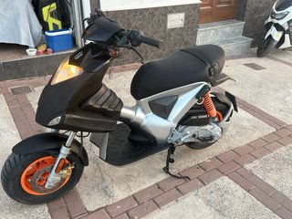 Gilera Ice Scooter Negra y Plateada