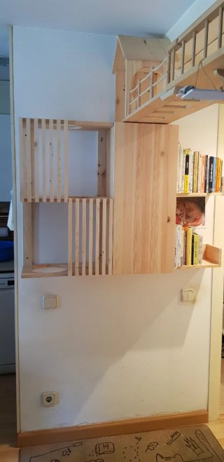 Estantería para gato de madera