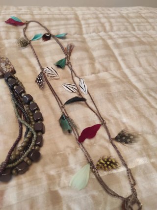 Collares y pulseras