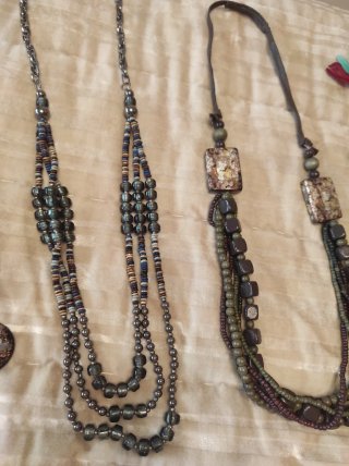 Collares y pulseras