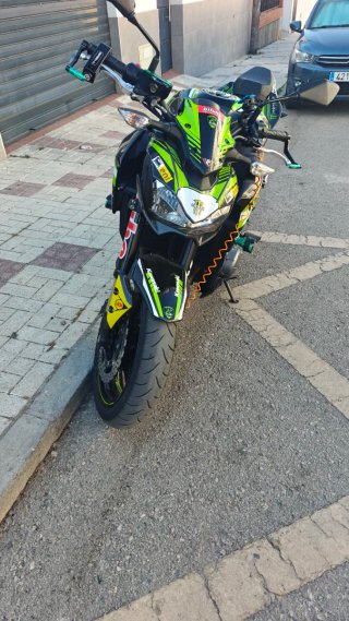 Kawasaki Z900 2017 Negra y Verde