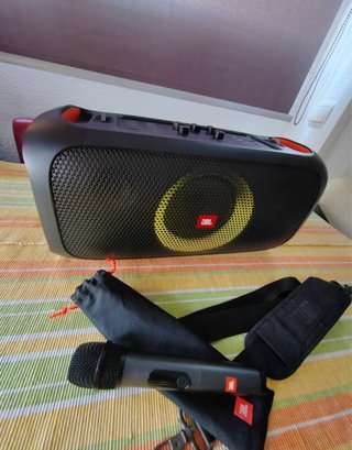 JBL Party Box On The Go con micrófono