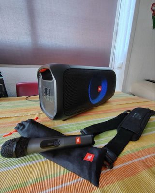JBL Party Box On The Go con micrófono