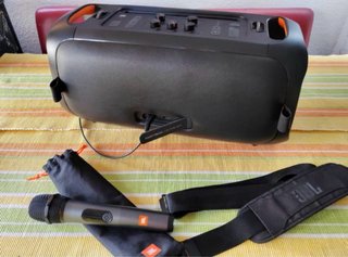 JBL Party Box On The Go con micrófono
