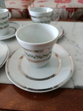 Juego de café con cafetera de porcelana