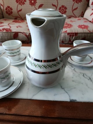 Juego de café con cafetera de porcelana