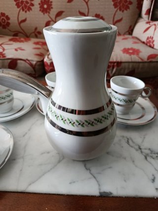 Juego de café con cafetera de porcelana