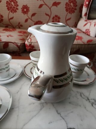 Juego de café con cafetera de porcelana