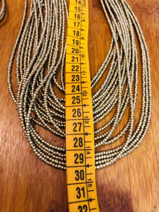 Conjunto collar y pendientes dorados