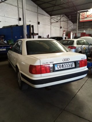 Audi 100 2.3