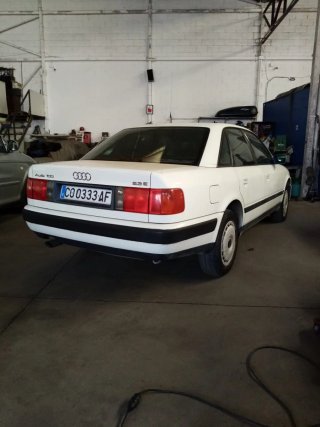 Audi 100 2.3