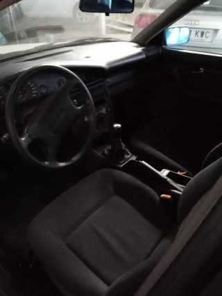 Audi 100 2.3