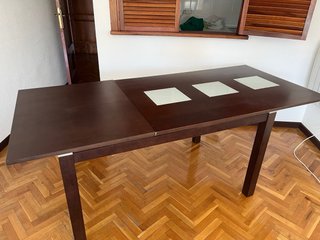 Mesa de comedor extensible de madera y cristal