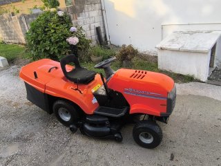 Trattore tosaerba Husqvarna CT H 160