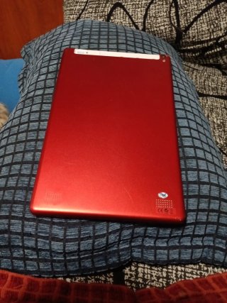 Tablet 32 GBroja con cargador nuevo