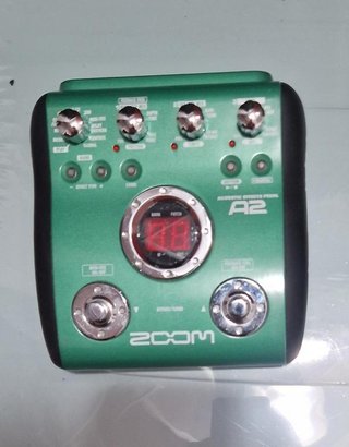 Zoom A2 Pedal efectos para guitarra acustica.