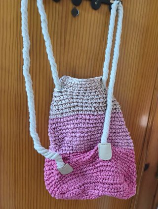 Mochilas de crochet coloridas