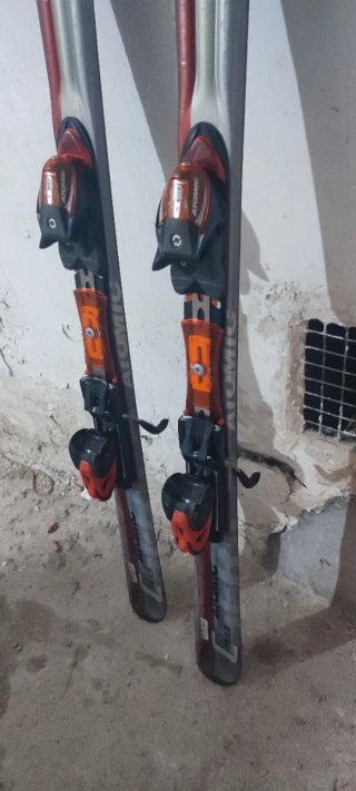 Esquís Atomic C-Series con Fijaciones