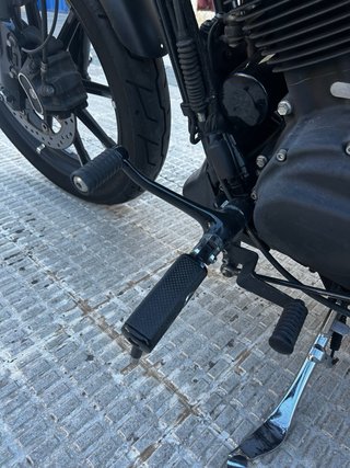 Harley Davidson Iron 883 Negra