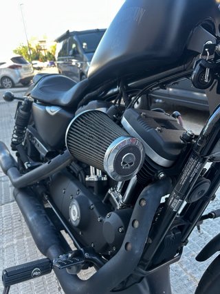 Harley Davidson Iron 883 Negra