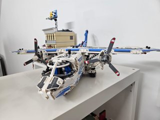 LEGO Technic 42025 Avión de Carga - Ussado