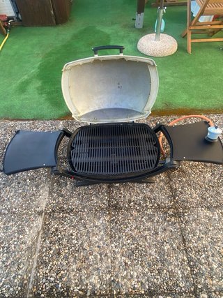 Barbacoa Weber con carro y enganche gas
