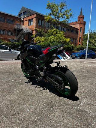 Kawasaki Z900 2023 - Limitada en papeles