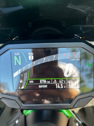 Kawasaki Z900 2023 - Limitada en papeles