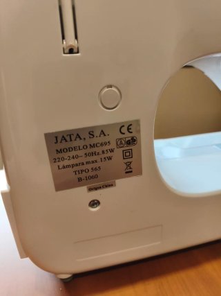Máquina de coser Génesis 695