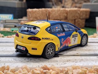 Coche de slot Scalextric Seat León WTCC y Regalo