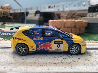 Coche de slot Scalextric Seat León WTCC y Regalo