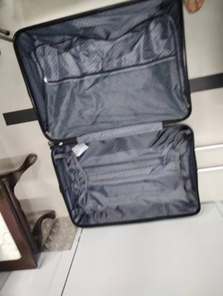 Maleta de viaje blanca