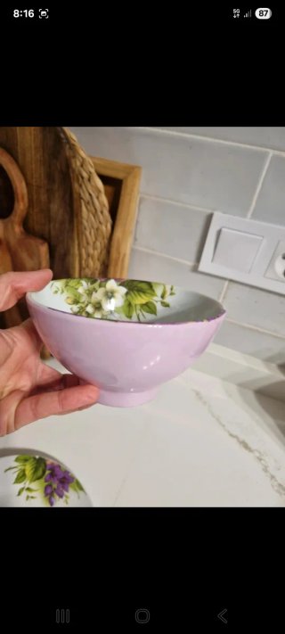 Cuenco y plato desayuno  lila con flores