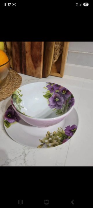 Cuenco y plato desayuno  lila con flores