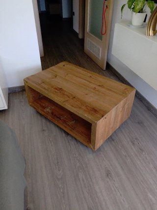 Mesa centro madera maciza con ruedas