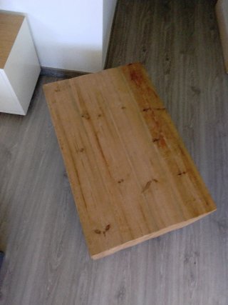 Mesa centro madera maciza con ruedas