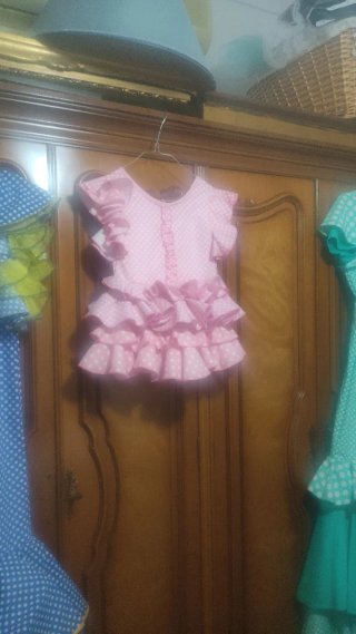 Vestido largo azul con volantes verdes