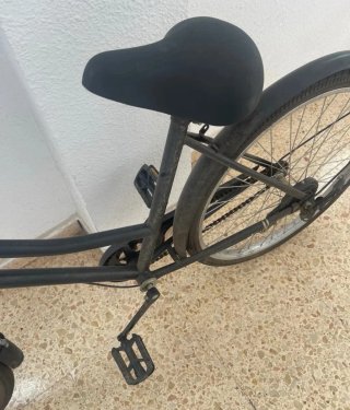 Bicicleta urbana negra
