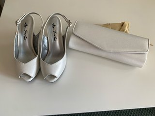 Zapatos y bolso Jaclin blanco plateados talla 36
