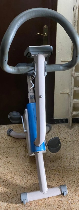 Bicicleta estática Domyos (el asiento esta roto)