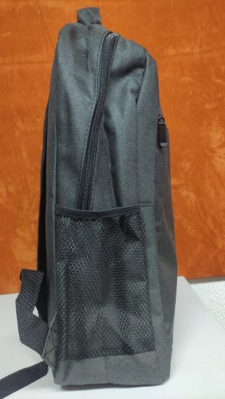 Mochila gris para ordenador. A estrenar