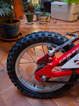 Bicicleta Qüer 140 Niño Roja