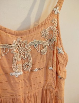 Vestido largo con adornos