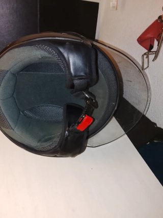Casco Moto MT Negro con Visera Transparente