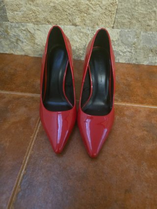 Tacones Bershka Rojos Talla 36, puestos un rato