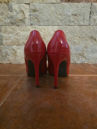 Tacones Bershka Rojos Talla 36, puestos un rato