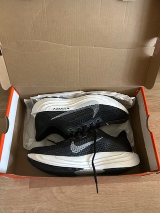 Zapatilla Nike Pegasus Flyknit Negra/Blanca