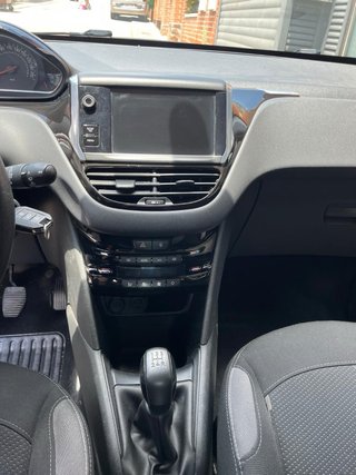 Peugeot 208 2014