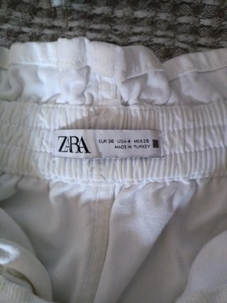Pantalón corto Zara blanco T36