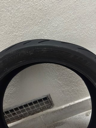 Neumáticos de Moto Dunlop y Bridgestone